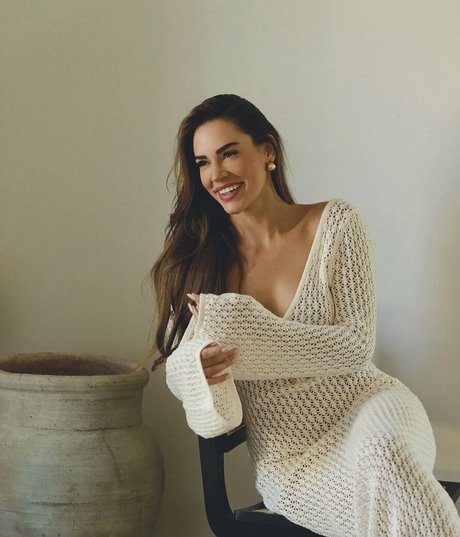 Christa Brittany Allen nice model img