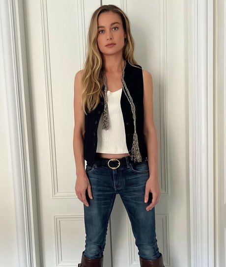 Brie Larson sexy model photo