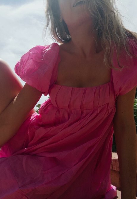 Brie Larson model free images