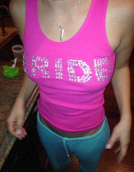 Kaley Cuoco pornstar perfect pics