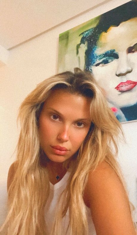 Millie Bobby Brown high quality actress image