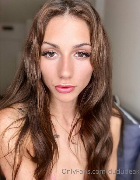 dududeak hd pornstar image