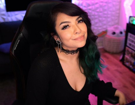 Aileen Senpai model art pics