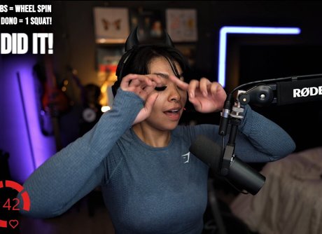 Aileen Senpai adult model images