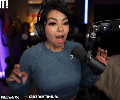 Aileen Senpai sex model picture