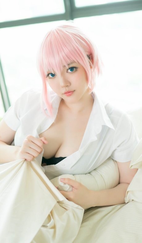 Ying Tze adult model img