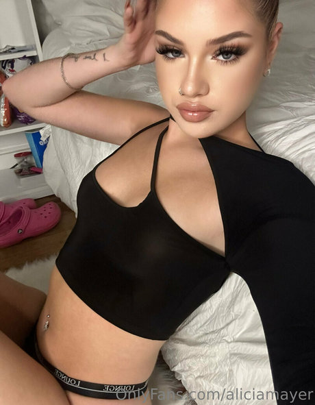 aliciamayer pornographic actress photos