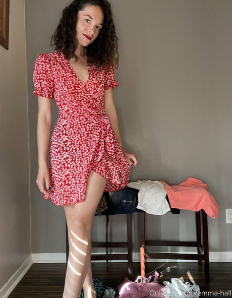 Emma Hall star nudes images