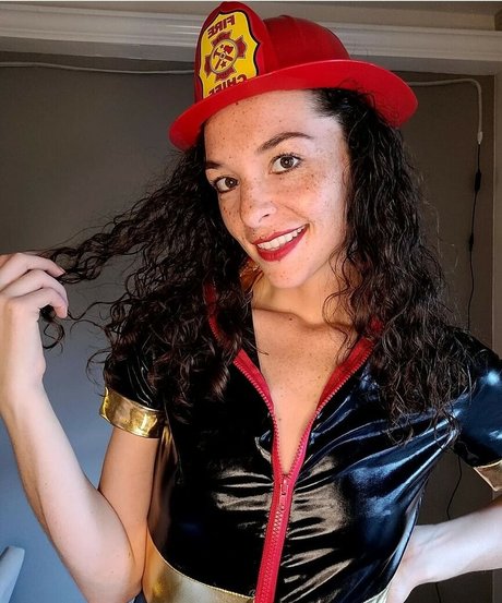 Emma Hall star pretty photo