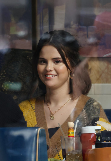 Selena Gomez hd model photo