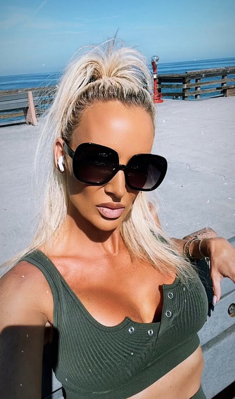 Disco Mammi nudes star archive