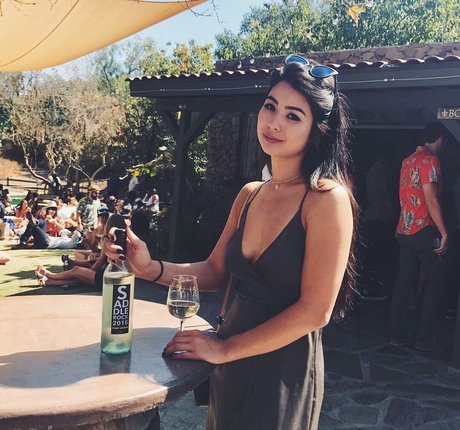 CarolineKwan model nude pic