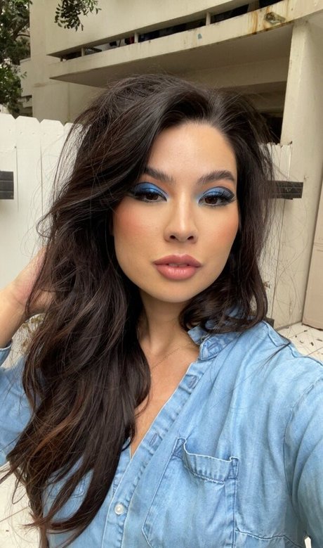 CarolineKwan naked model galleries