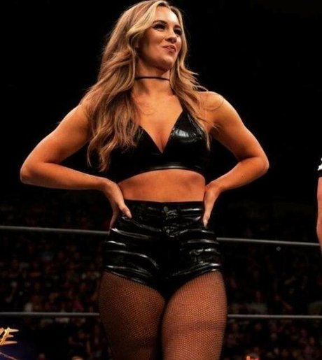 Anna Jay exclusive star pic