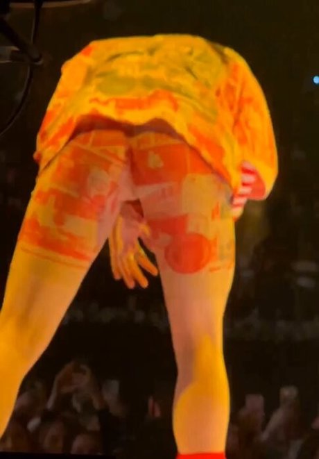 Billie Eilish star beautiful image