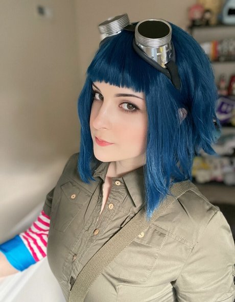 Hiso Neko adult model img