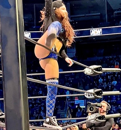 Skye Dolecki hot model pics