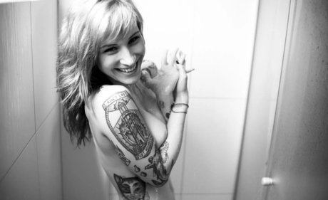 Mariana Ayres model adult image