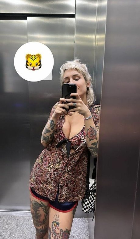 Mariana Ayres pornstar erotic photo