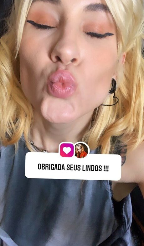 Mariana Ayres adult model image