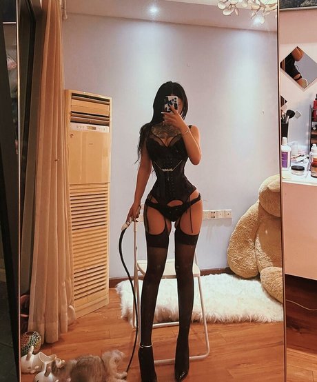 Deer white Profile pic