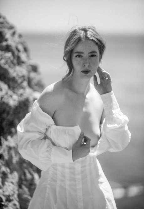 Erna Burn model beautiful photo