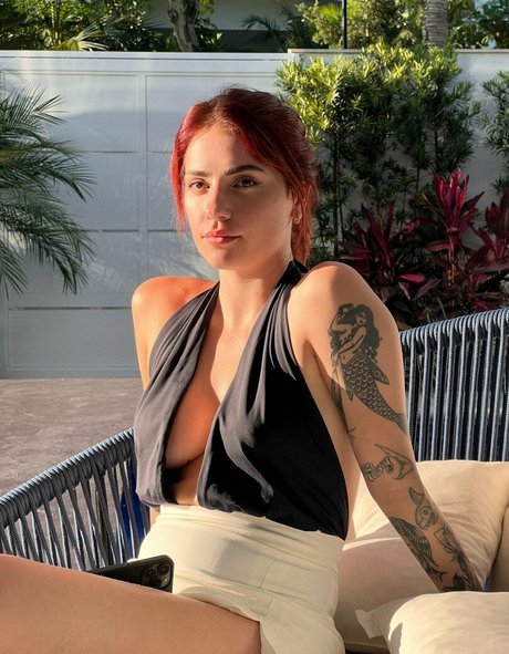 Karol Queiroz star naked photo