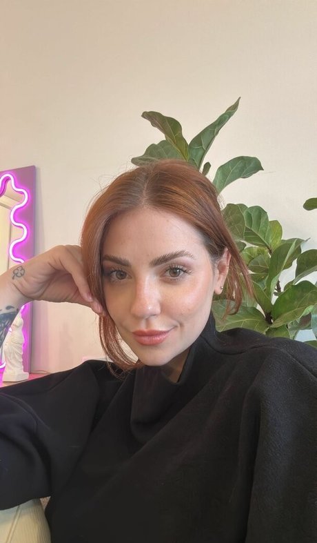 Karol Queiroz star erotic pictures