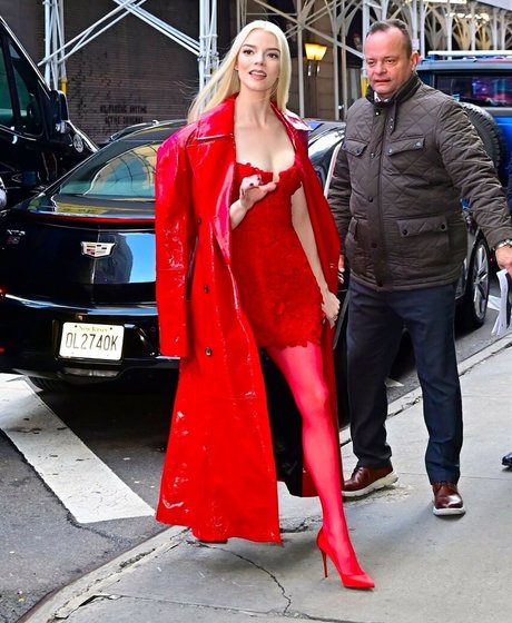 Anya Taylor Joy naked actress images