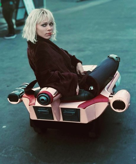 Ivanna Sakhno model gallery