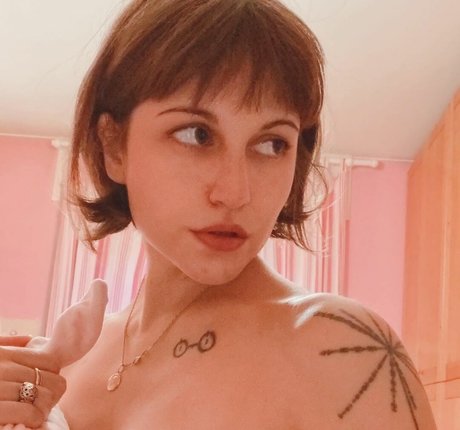 Aril s Chest high quality model images