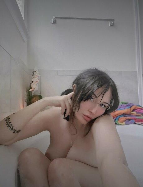 lesbian fingering onlyfans art nude galleries