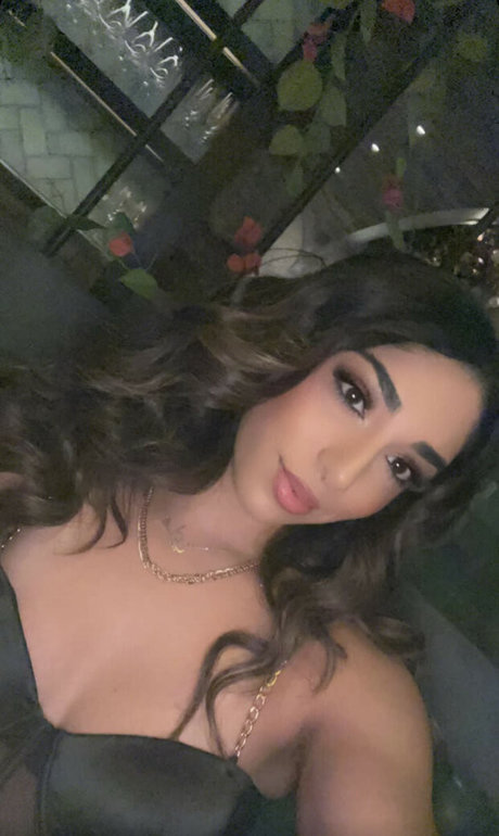 Mary Noura model beautiful gallery