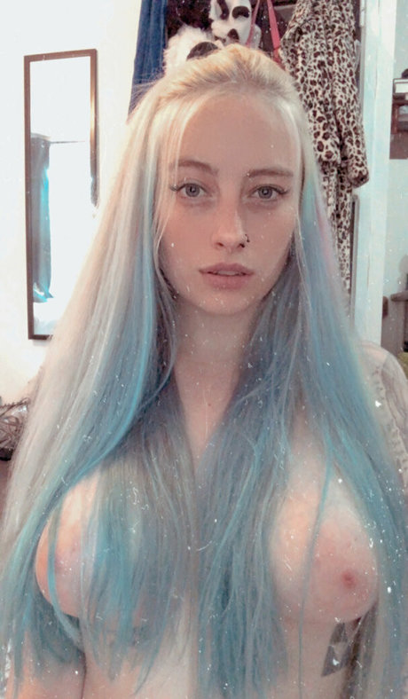 MaimyNyan art actress pic