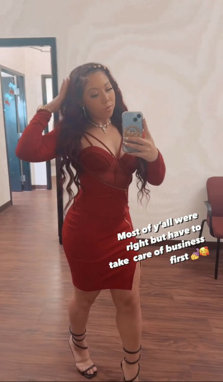 Kiah Dream model adult pic