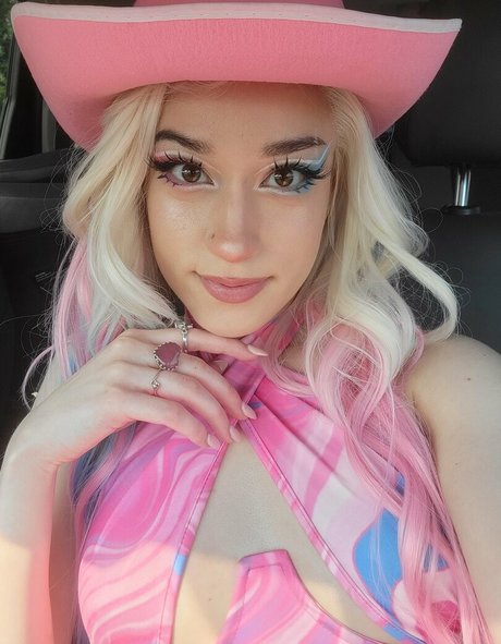 QueenTofu exclusive model pic