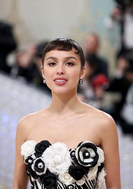 Olivia Rodrigo model beautiful photo