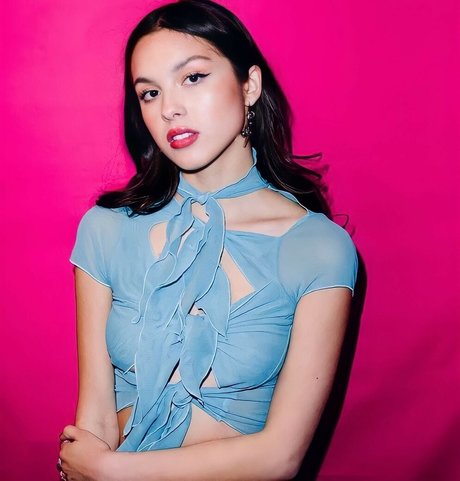 Olivia Rodrigo naked pornstar gallery