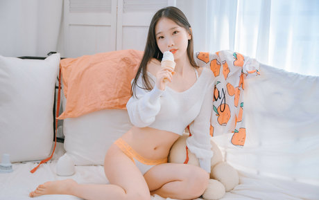 Pureding sexy model photos