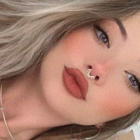 Carolina Fernandes model pornographic pic