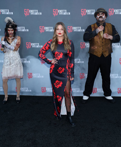 Olivia Holt model art photo