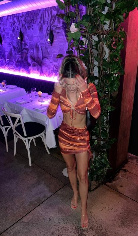 Olivia Holt sexy star pic