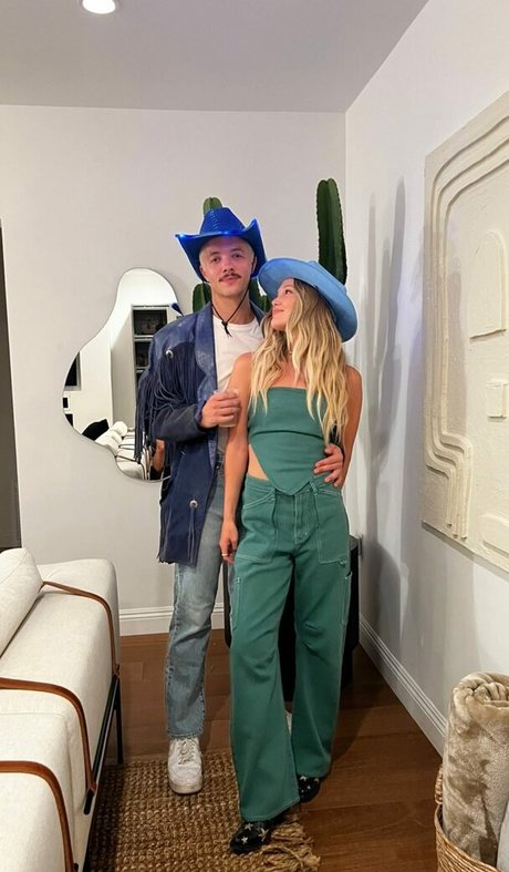 Olivia Holt nude star pics