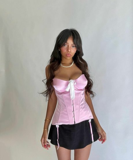 Daphne Blunt pornstar erotic galleries