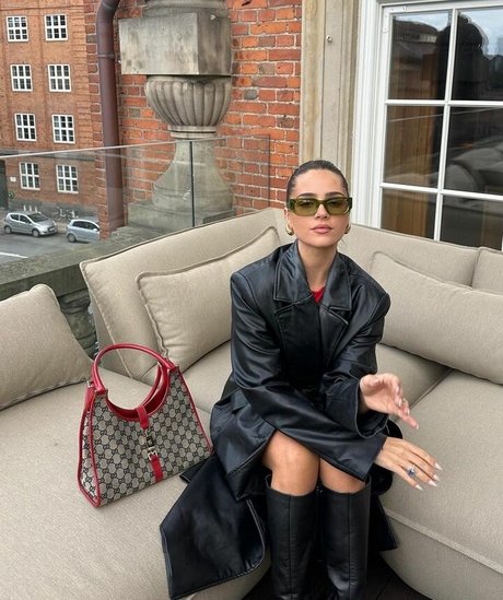 Jessy Hartel art star pictures