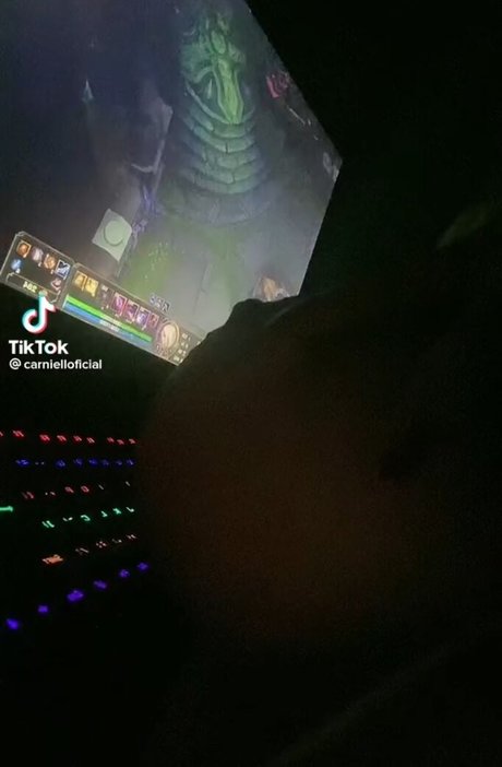 Carniello star naked picture