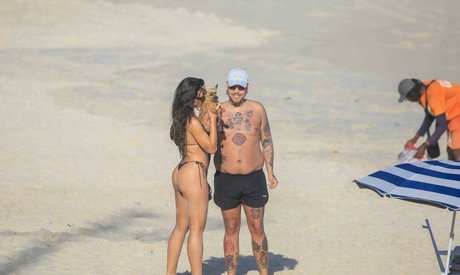 Rafa Kalimann star sexy picture