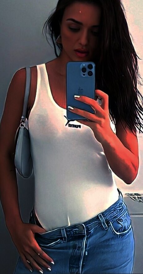 Rafa Kalimann sexy model photos