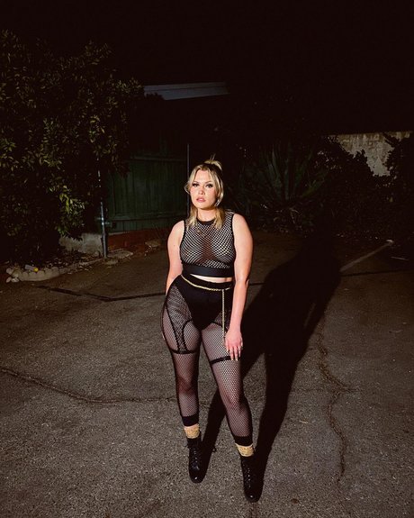 Whitney Moore sexy model pictures