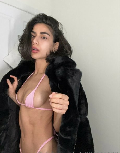 Kittenqueenpurs nude model images